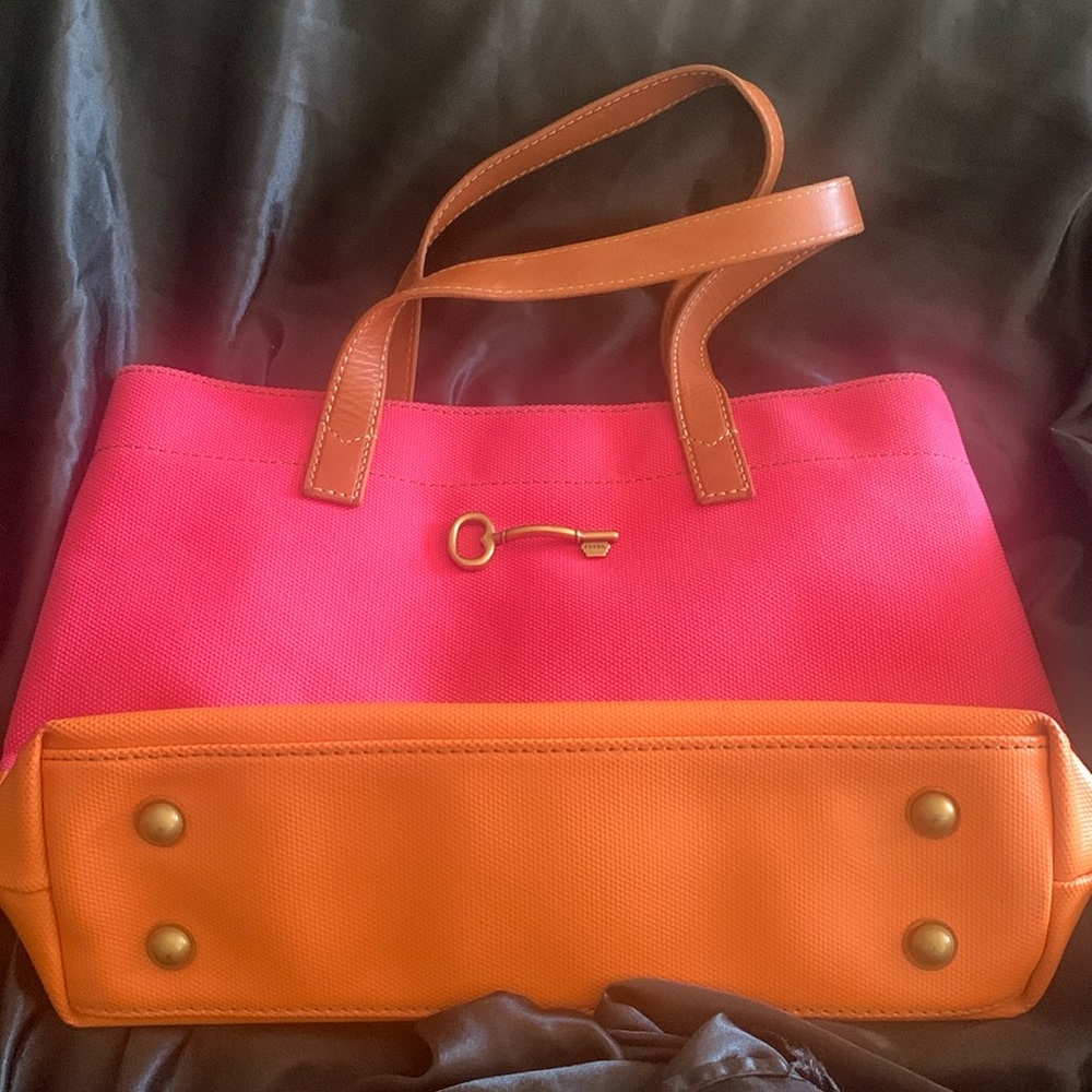 Fossil tote bag
